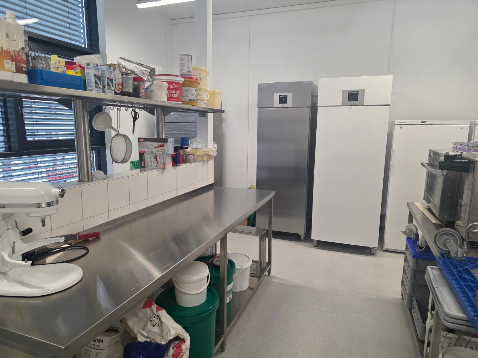 Backstube/Küche gewerblich nutzen in Wien - Open Kitchen bienchen.eu